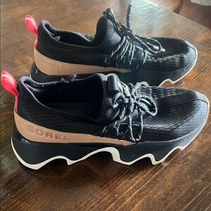 Sorel Black and Tan Chunky Sole Sneakers